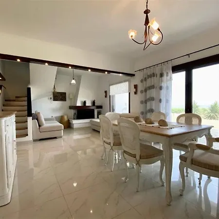 Oxana House On The Villa *
