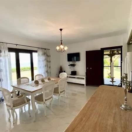 Oxana House St Nikolaos - 3 Bedrooms 8 Guests Agios Nikolaos (Chalkidiki)